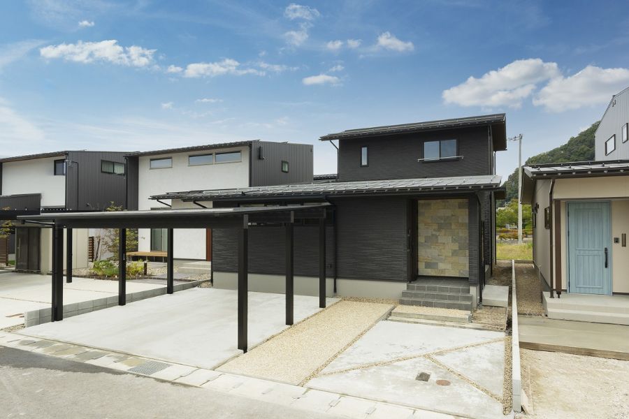 おしゃれな住宅が並ぶ分譲地