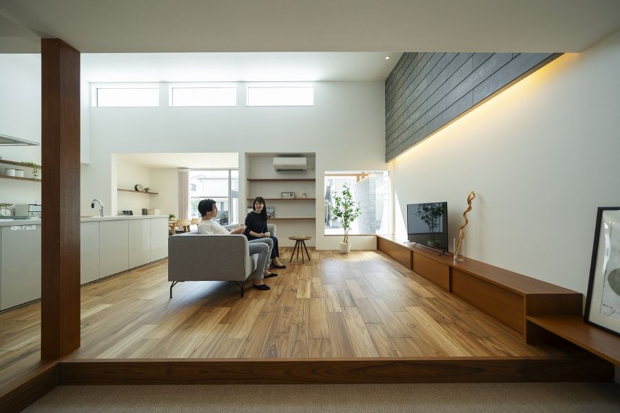 ハイサイドライトから光の入る明るいLDK